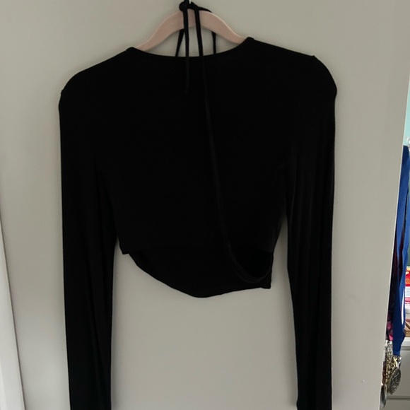 black shein tie up cropped long sleeve - Picture 2 of 3